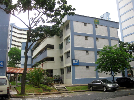 Hougang Avenue 8 thumbnail photo
